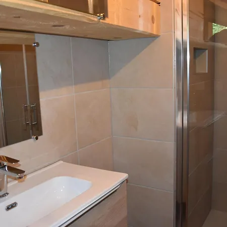 Chalet Charmante Grange Renovee, 4 Pers, Proche Pralognan, Balcon, Poele A Bois, Randonnees Et Navette - Fr-1-464-230